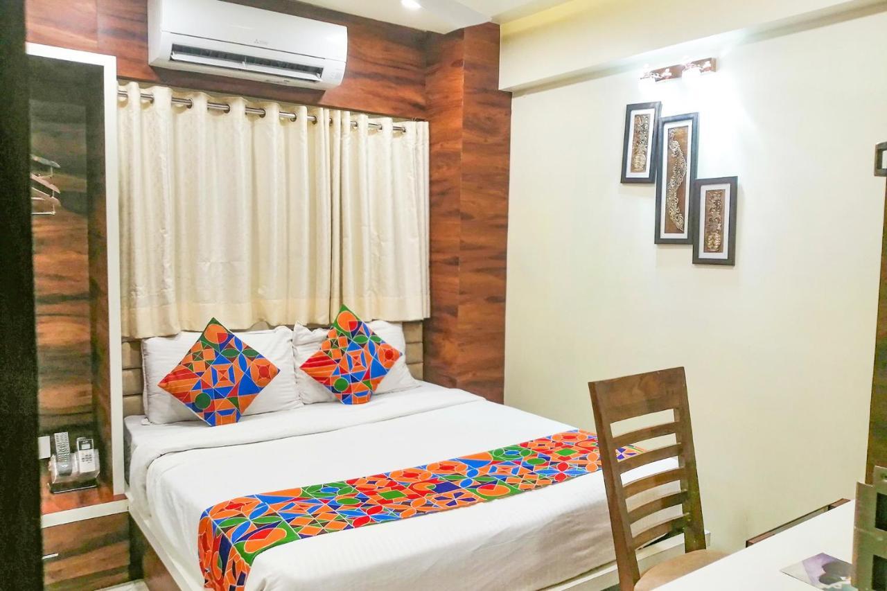 נאווי מומבאי Hotel Radana Vashi Navimumbai מראה חיצוני תמונה