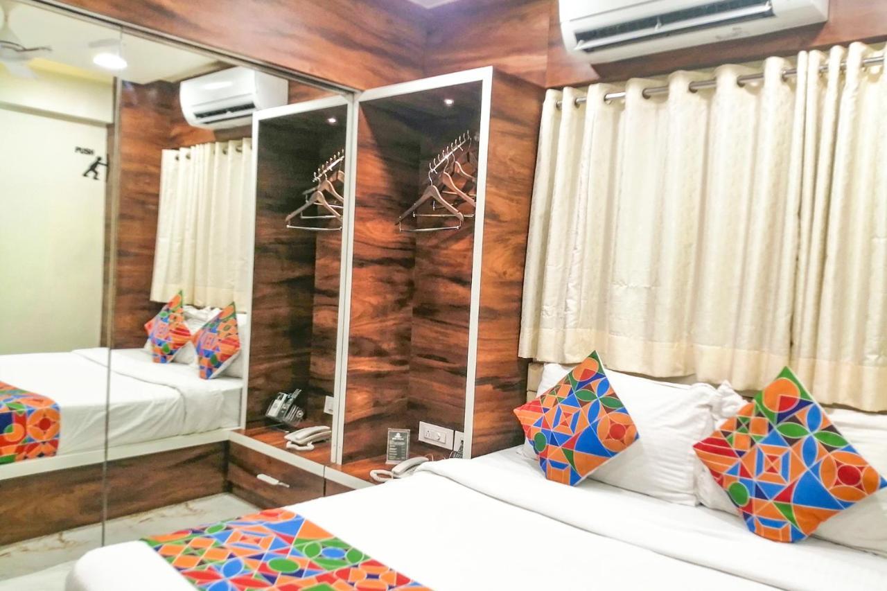 נאווי מומבאי Hotel Radana Vashi Navimumbai מראה חיצוני תמונה