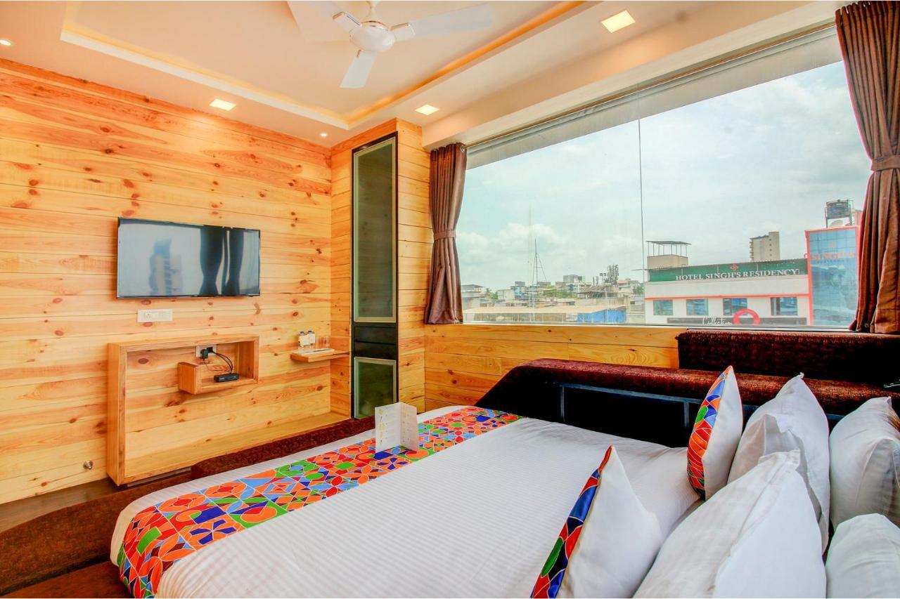 נאווי מומבאי Hotel Radana Vashi Navimumbai מראה חיצוני תמונה