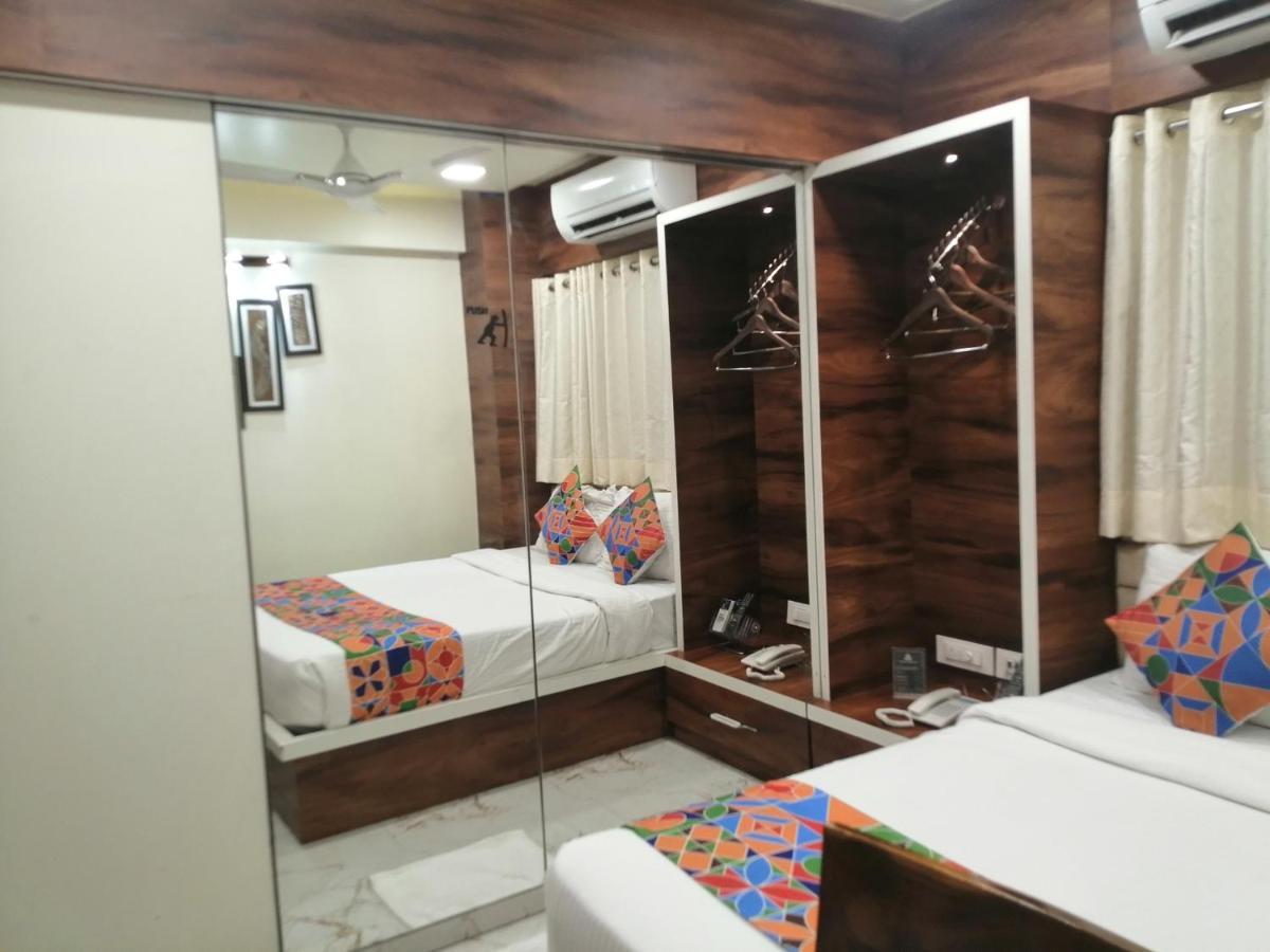 נאווי מומבאי Hotel Radana Vashi Navimumbai מראה חיצוני תמונה