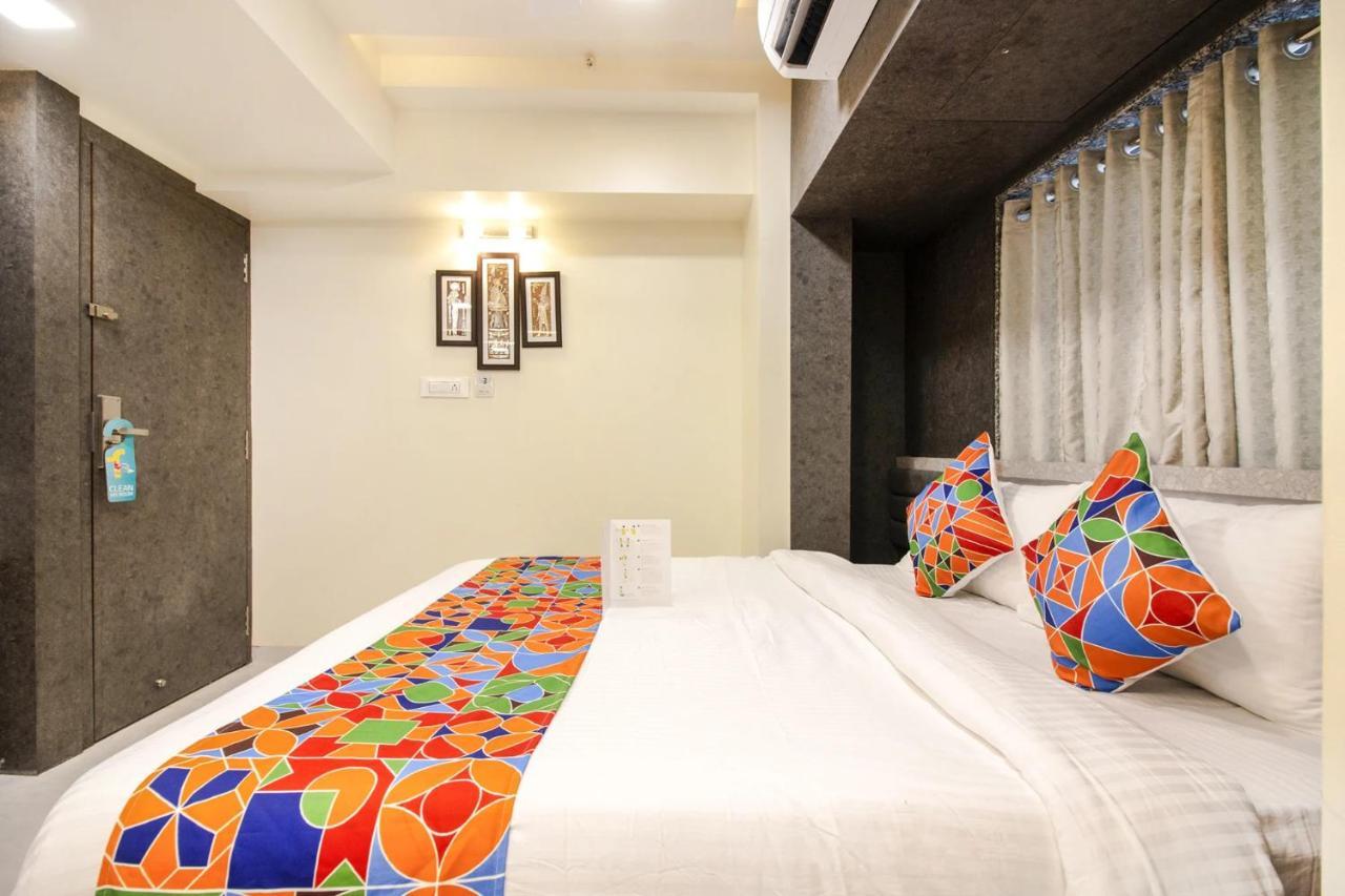 נאווי מומבאי Hotel Radana Vashi Navimumbai מראה חיצוני תמונה