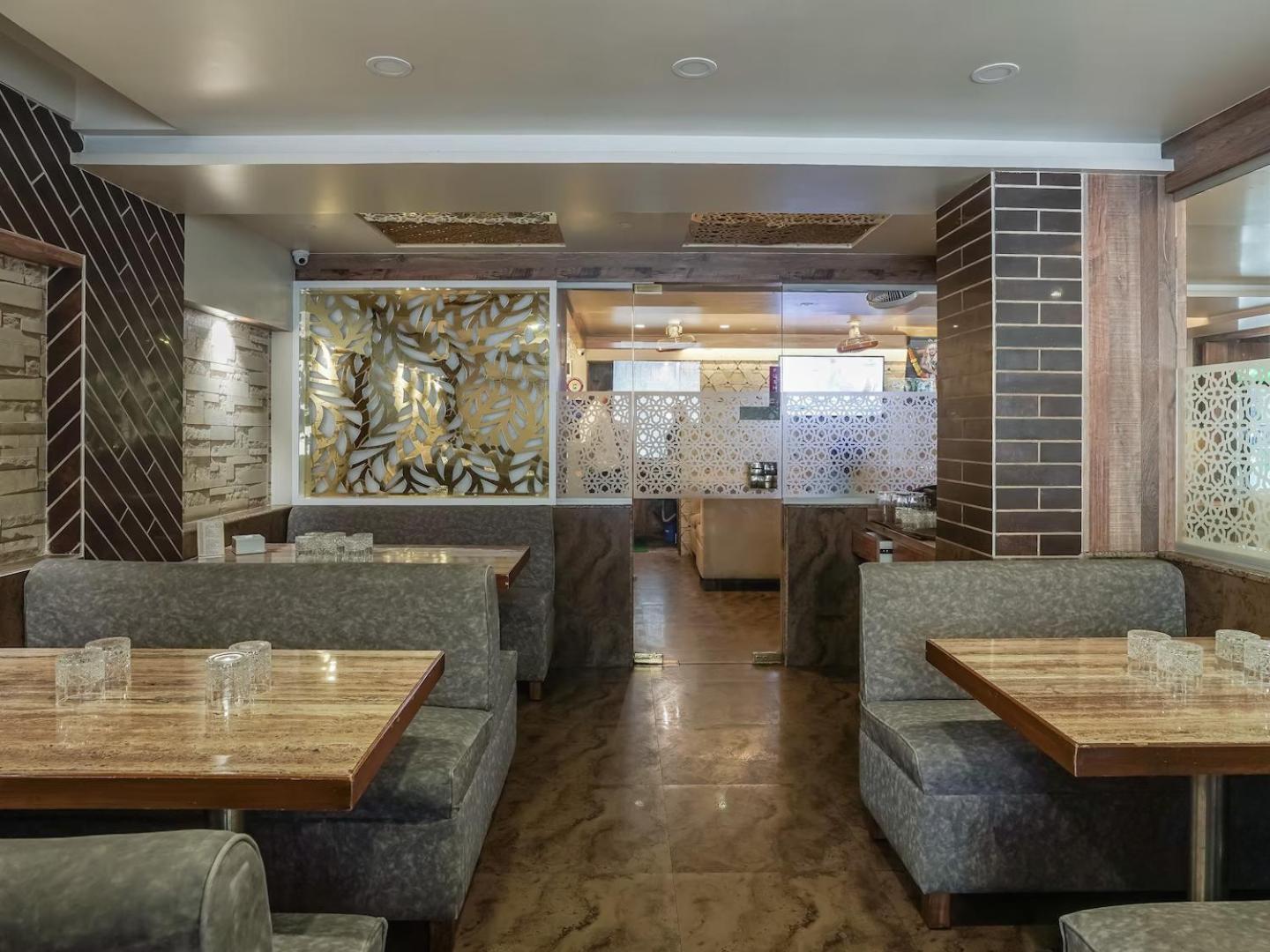 נאווי מומבאי Hotel Radana Vashi Navimumbai מראה חיצוני תמונה